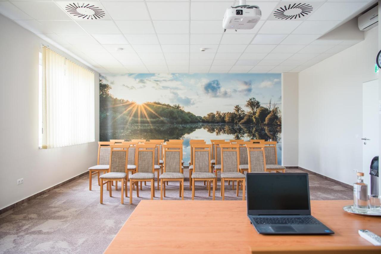 Gyirmot Sport & Wellness Hotel Gyor Exterior photo